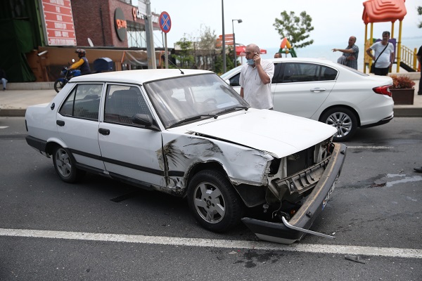 Ordu'da 3 aracın karıştığı zincirleme kazada 5 kişi yaralandı