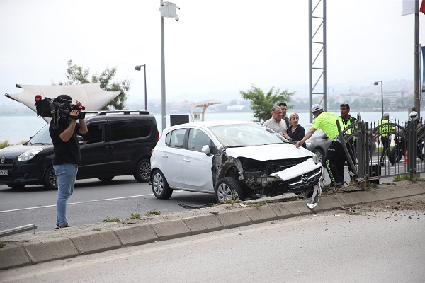 Ordu'da 3 aracın karıştığı zincirleme kazada 5 kişi yaralandı