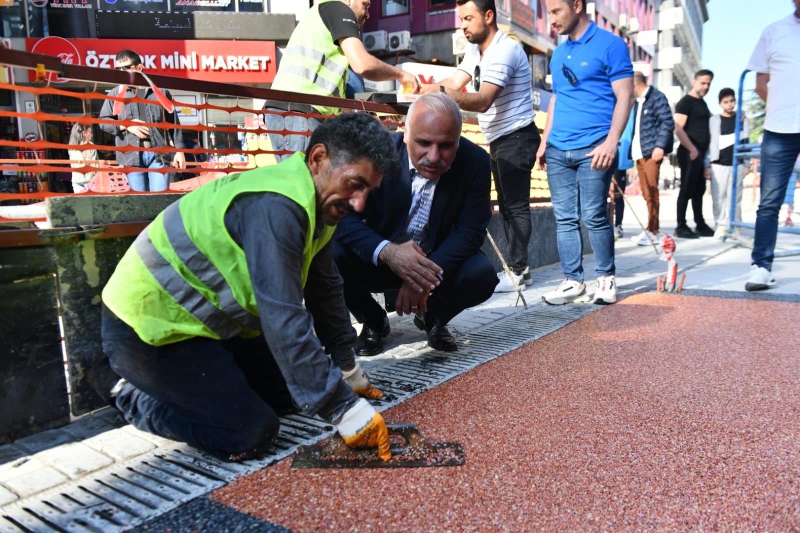 Trabzon Büyükşehir Belediye Başkanı Zorluoğlu, ekiplerin çalışmalarını inceledi