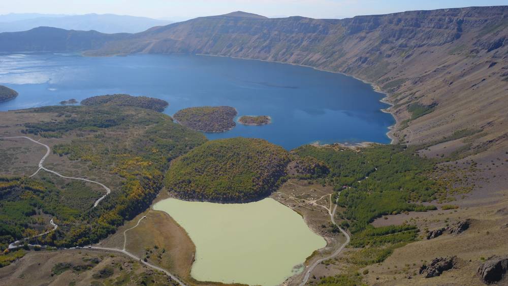 32 yıl önce çektiği fotoğraflarla Nemrut Krater Gölü’nü tanıtmıştı; yaşanan değişimi anlattı