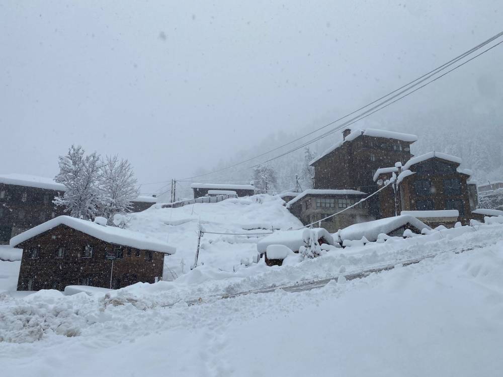 Uzungöl ve Ayder'de kar güzelliği 