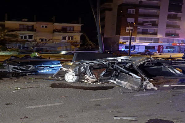 Alkollü, ehliyetsiz sürücü otomobiliyle direğe çarptı; yanındaki Nazlı öldü