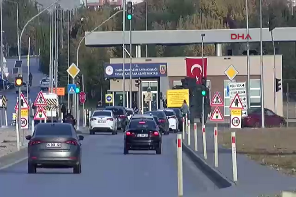 Ankara  Saldırıya uğrayan TUSAŞ'ın Kahramankazan tesislerinde nizamiye kapısına Türk bayrağı asıldı