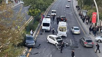 Ankara'da zincirleme kaza; 8 araç birbirine girdi