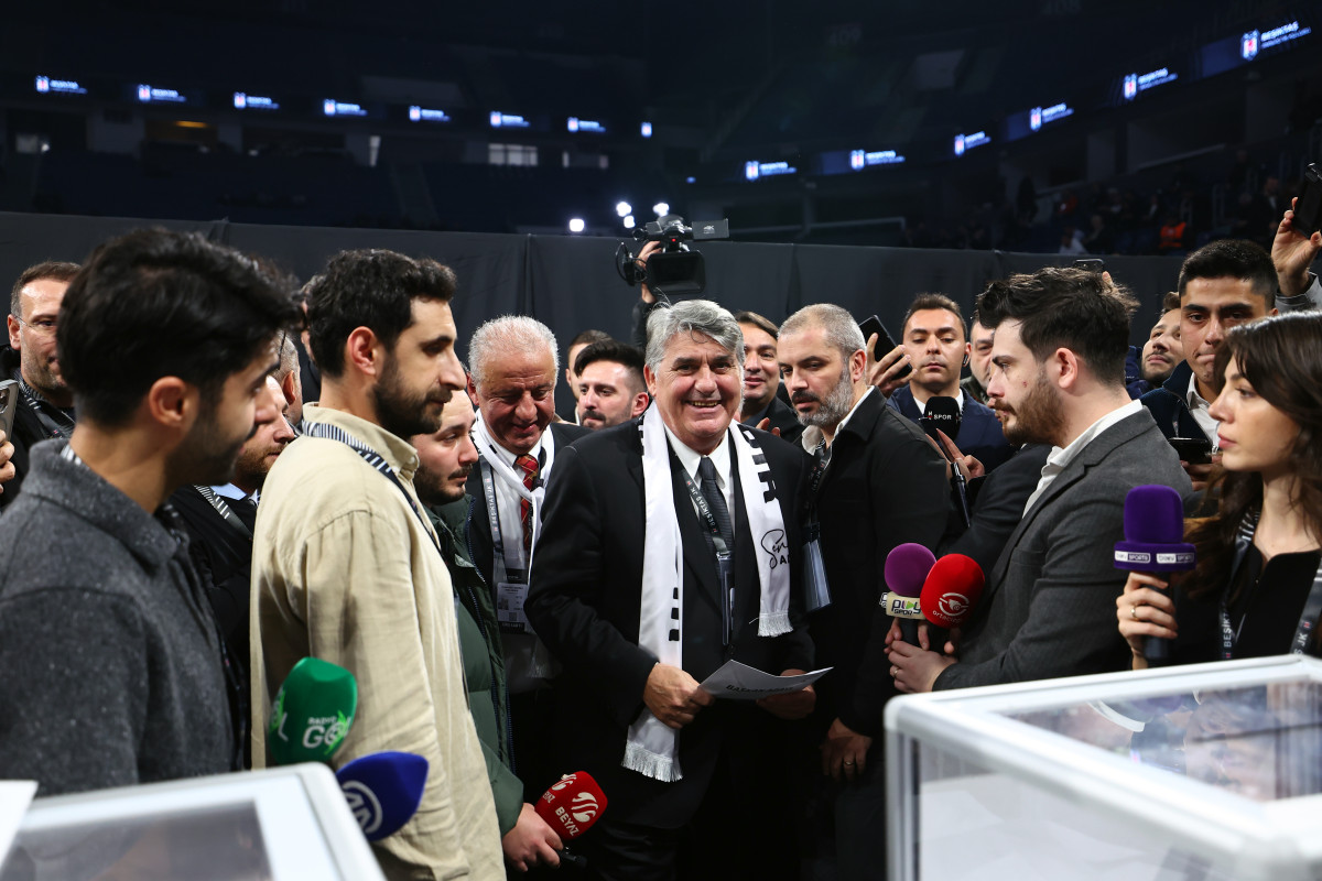 Beşiktaş'ın yeni başkanı Serdal Adalı oldu