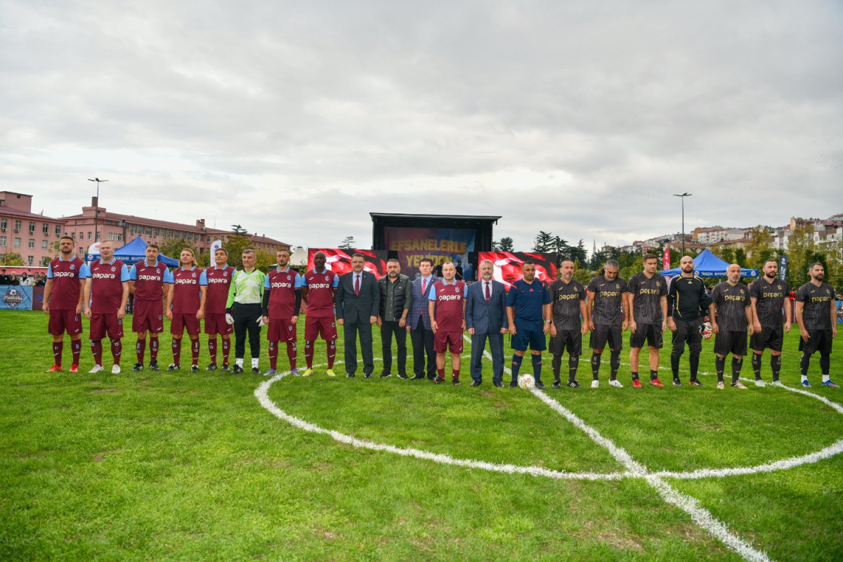 Hüseyin Avni Aker stadyumunda Trabzonspor efsaneleri maç yaptı