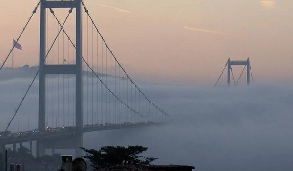 İstanbul Boğazı'nda gemi trafiği çift yönde askıya alındı