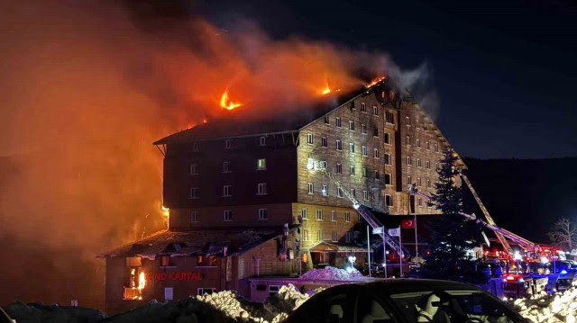 Otel yangını soruşturmasında İl Özel İdaresi Genel Sekreteri ve yardımcısı gözaltına alındı