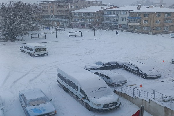 Samsun'da kar nedeniyle eğitime 1 gün ara verildi