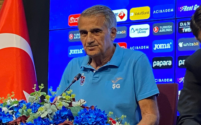 Şenol Güneş, Türk futbol tarihine bir ilki gerçekleştirerek