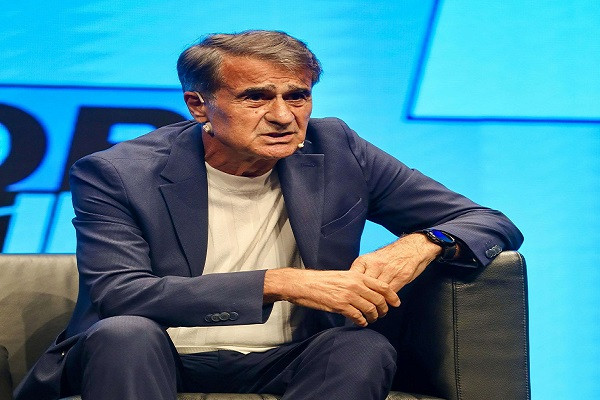 Şenol Güneş,İzmir Spor Zirvesi’ne katıldı