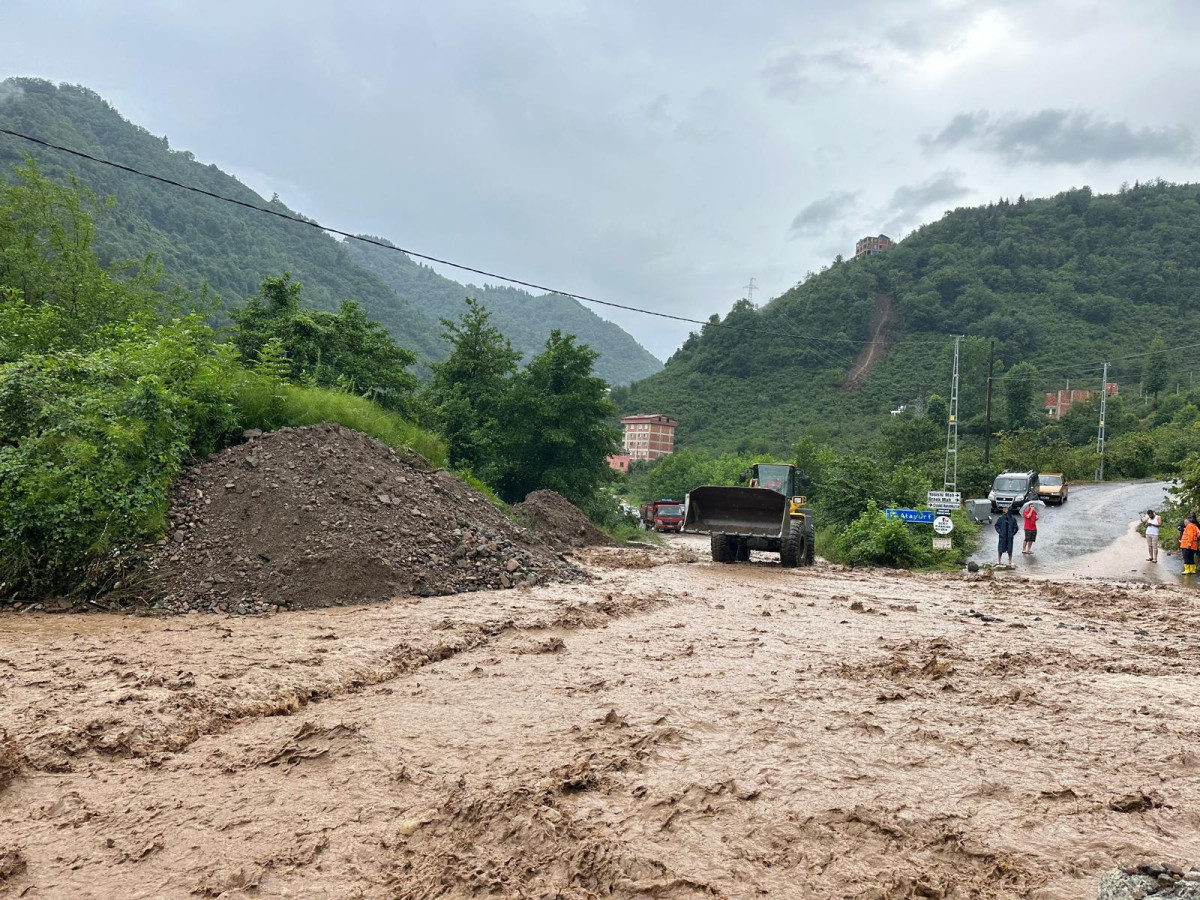 Trabzon Büyükşehir Belediyesi sel ve heyelana karşı teyakkuzda