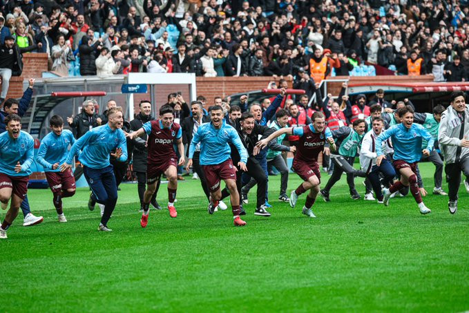 Trabzonspor UEFA Gençlik Ligi'nde  tarih yazdı! Çeyrek finalde