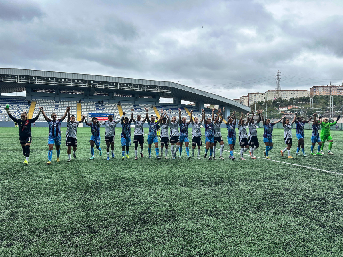 Trabzonspor'dan siyah beyazlı taraftarlara teşekkür