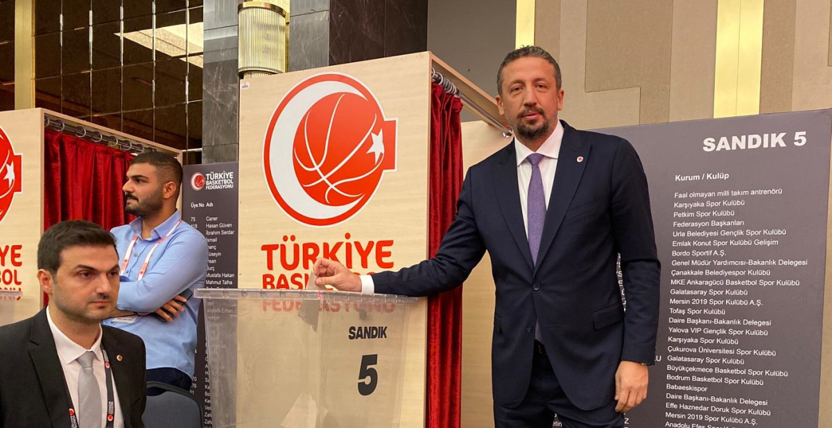 Türkiye Basketbol Federasyonu’nda Hidayet Türkoğlu tekrar başkan seçildi.